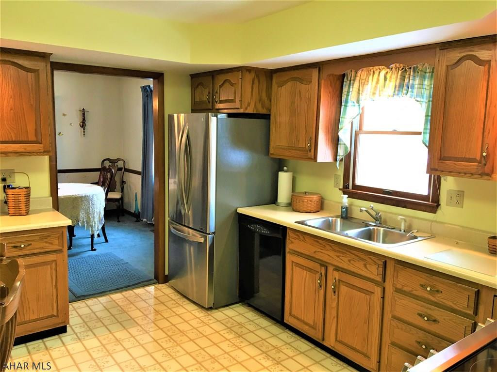 Lakewood Manor - Residential