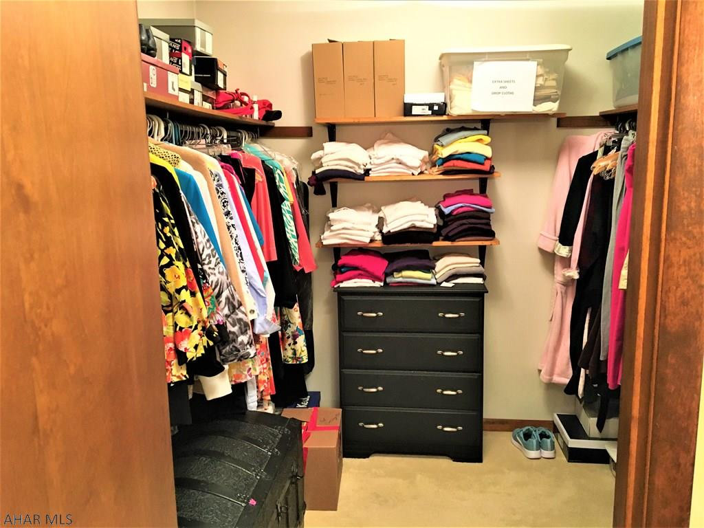 Lakewood Manor - Residential