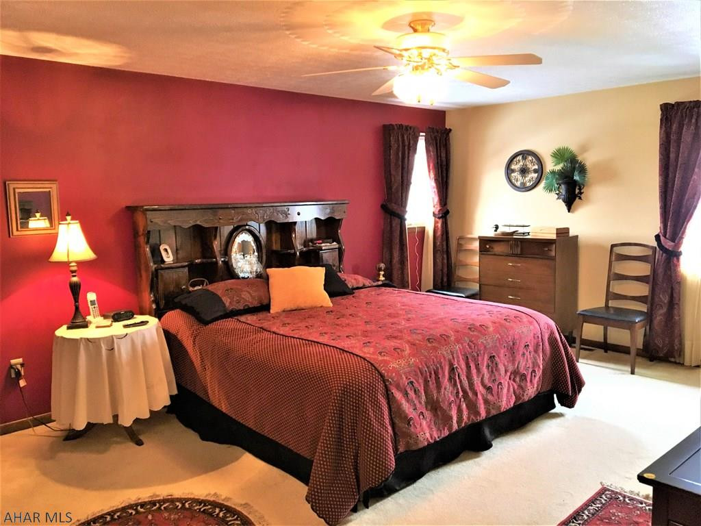 Lakewood Manor - Residential