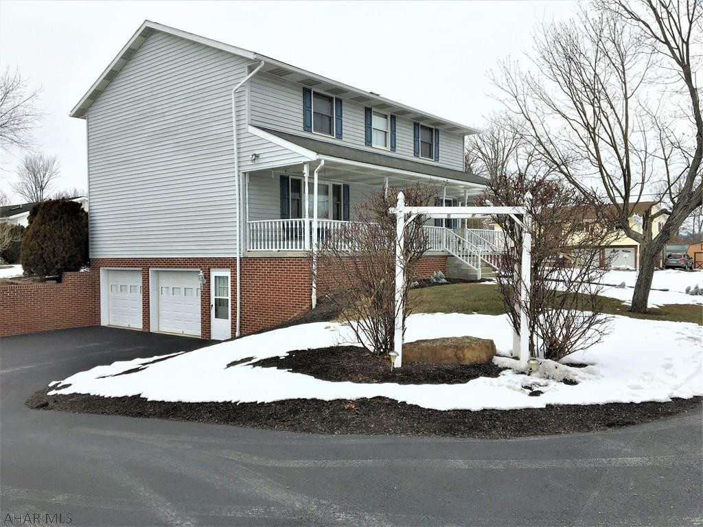 Lakewood Manor - Residential