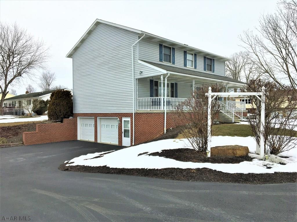 Lakewood Manor - Residential