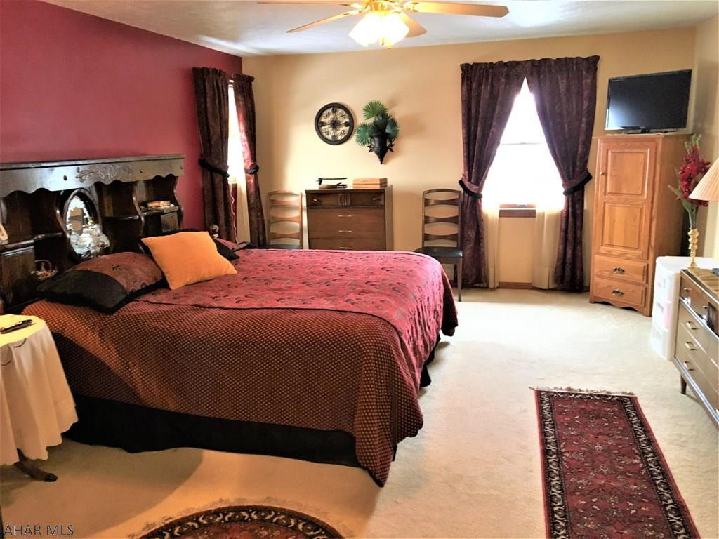 Lakewood Manor - Residential