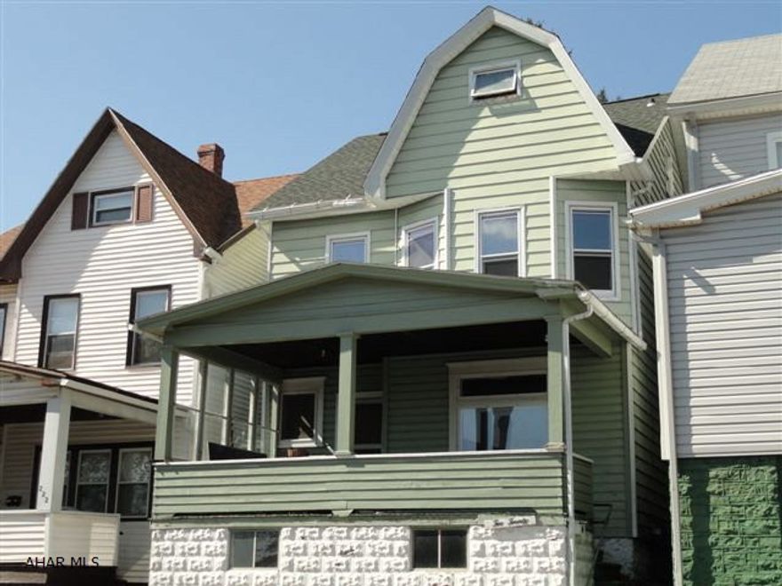 2 1/2 story, 3 bedroom, one bath.  Hardwood flooring.  Great starter home or investment property.  Off street parking.  Needs a little TLC to become a real charmer. Broker fee is 6% or $2000 whichever is greater.