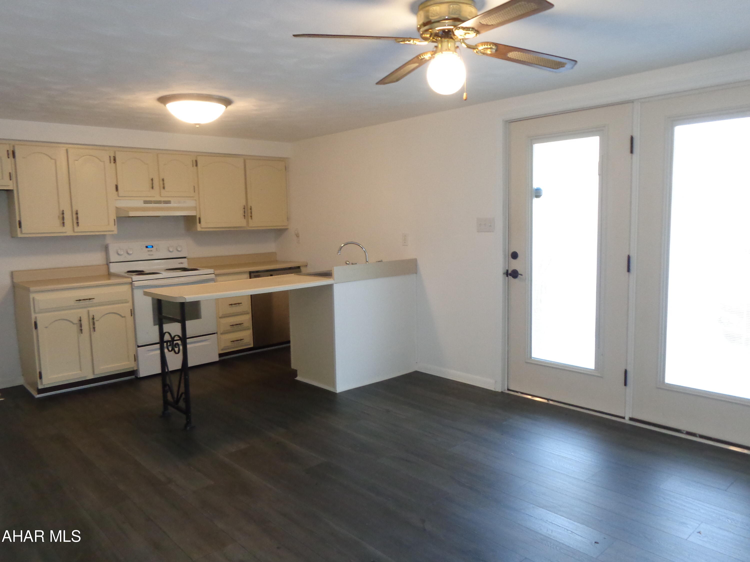 Maple Hollow - Residential