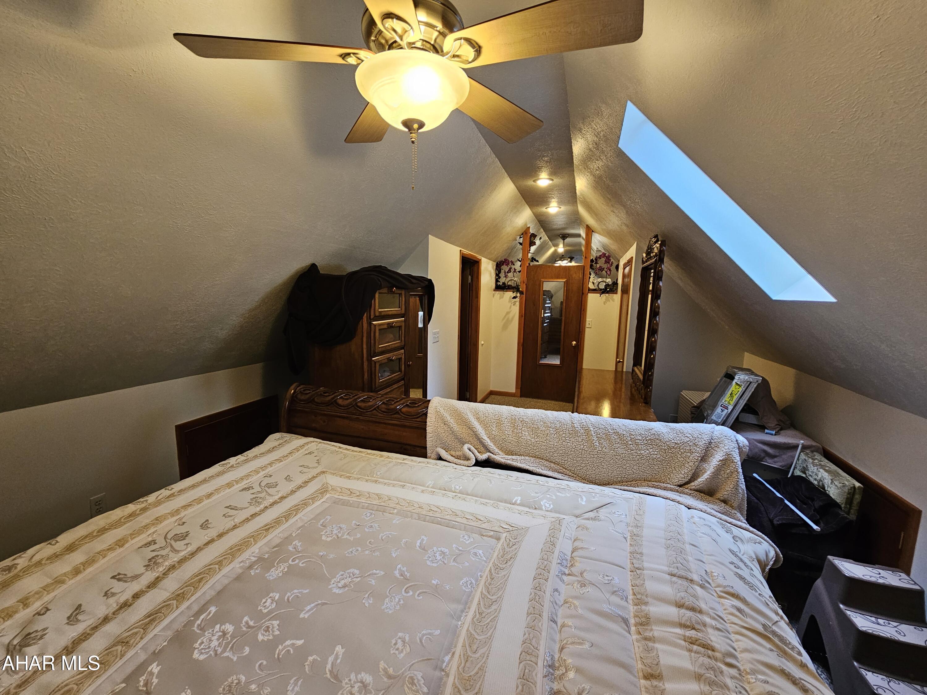 Glendale Yearound - Residential