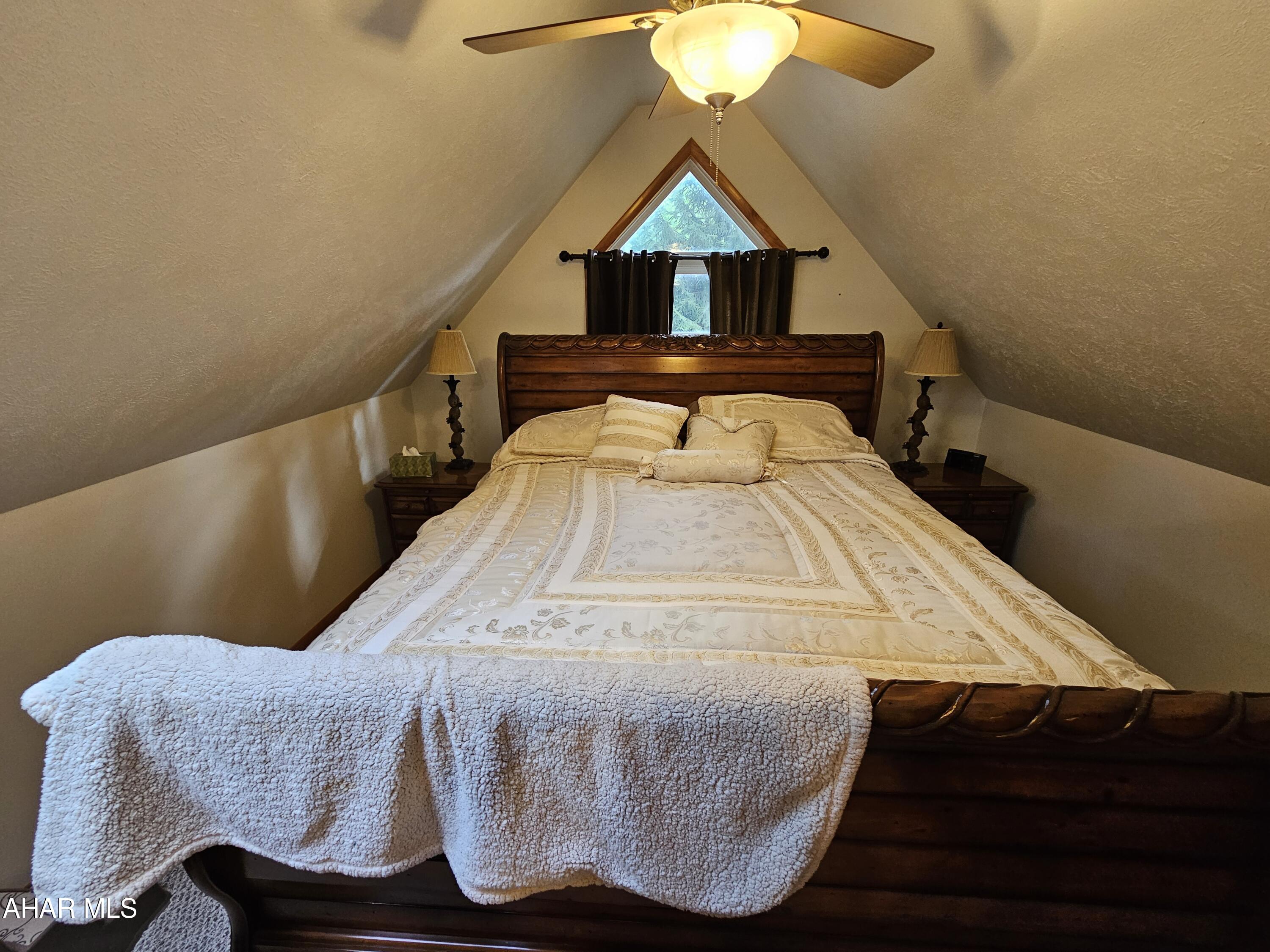 Glendale Yearound - Residential