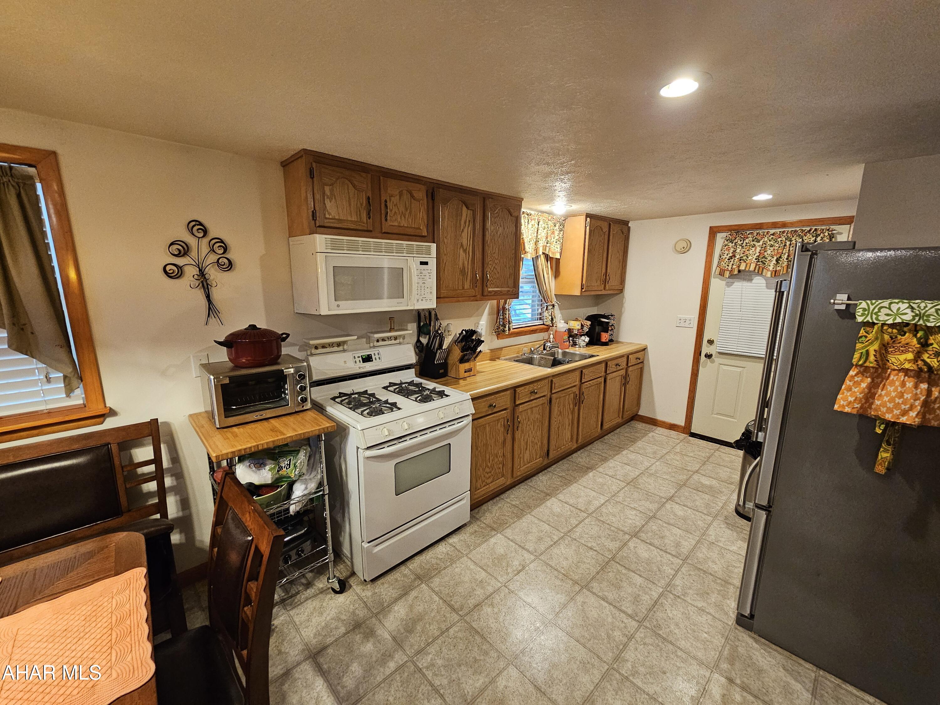 Glendale Yearound - Residential