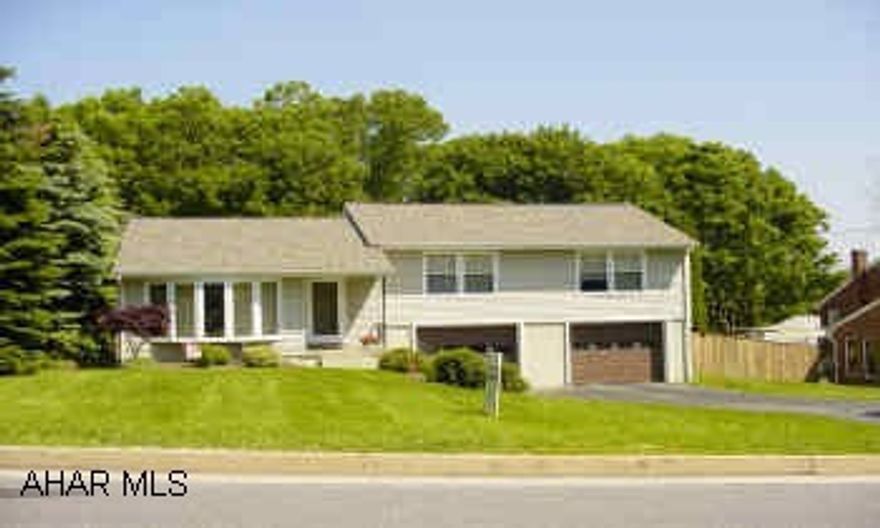 NEWER WINDOWS, ROOF, FURNACE & C/A, HW TANK.  IMMACULATE!  FENCED BACK YARD WITH 2 LEVEL PATIO.  SHED, WORKBENCH AND 1/2 BATH IN GARAGE AREA.  MASTER BEDROOM HAS 1/2 BATH. WON'T LAST.