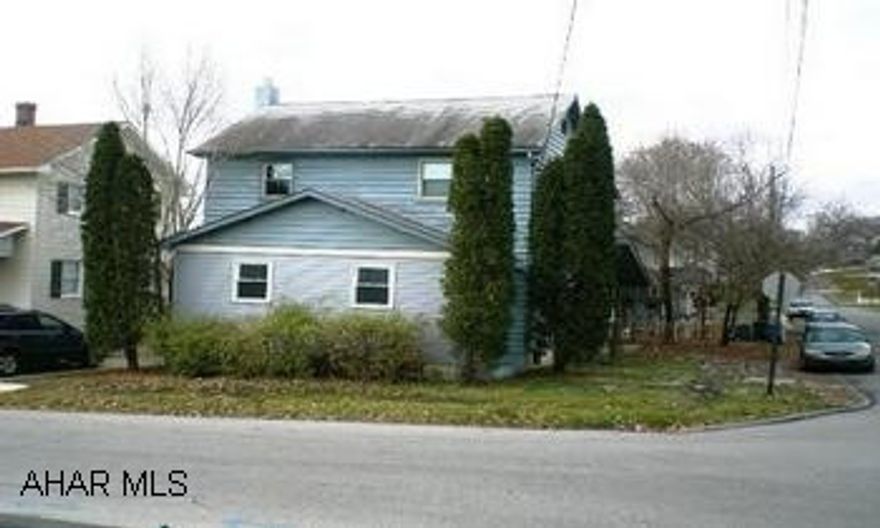 HOLLIDASYBURG BOROUGH. QUIET NEIGHBORHOOD. THIS 3 BEDROOM IS PRICED FOR A QUICK SALE. HOLLIDAYSBURG BOROUGH. QUIET NEIGHBORHOOD. THIS 3 BEDROOM IS PRICED FOR A QUICK SALE.