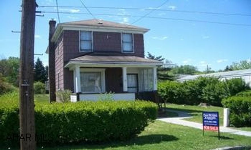 2BD 1BA 2 STORY HOME WITH EAT IN KITCHEN. CALL ADAM 934-5246