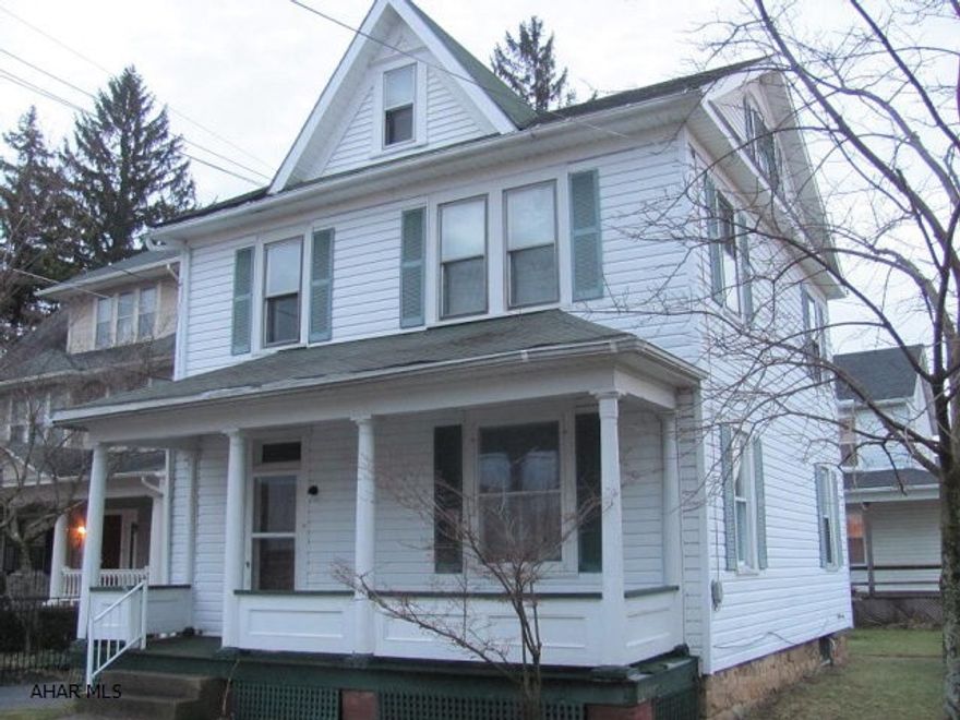 Ebensburg- 2 story 3BR, 1 3/4 bath home on a 50 x 60 lot. 1 car detached garage