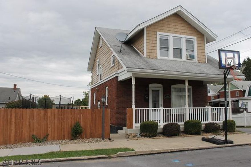 Adorable 3 bedroom 1 1/2 bath with hardwood floors thourghout in a great location. Fenced yard for some privacy and a large deck for entertaining. Call to schedule your appointment.
