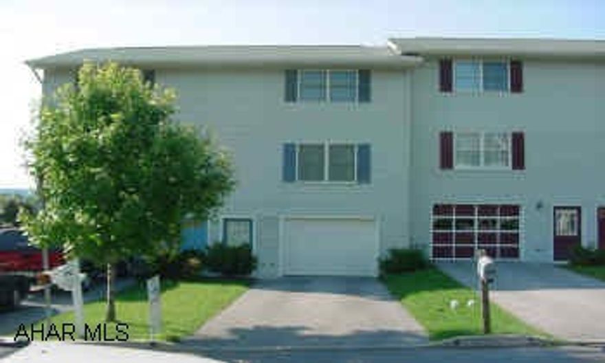 TOWNHOUSE W/ GARAGE - NO ASSOCIATION FEES! BEAUTIFUL TOWNHOUSE IN PLEASANT VALLEY WITH 1 CAR GARAGE.  2 BEDROOMS, 1.5 BATHS, CENTRAL AIR AND MORE.  HANDY LOCATION, EASY LIVING, ONLY ONE AVAILABLE! CALL MIKE MANGIA 941-3997.