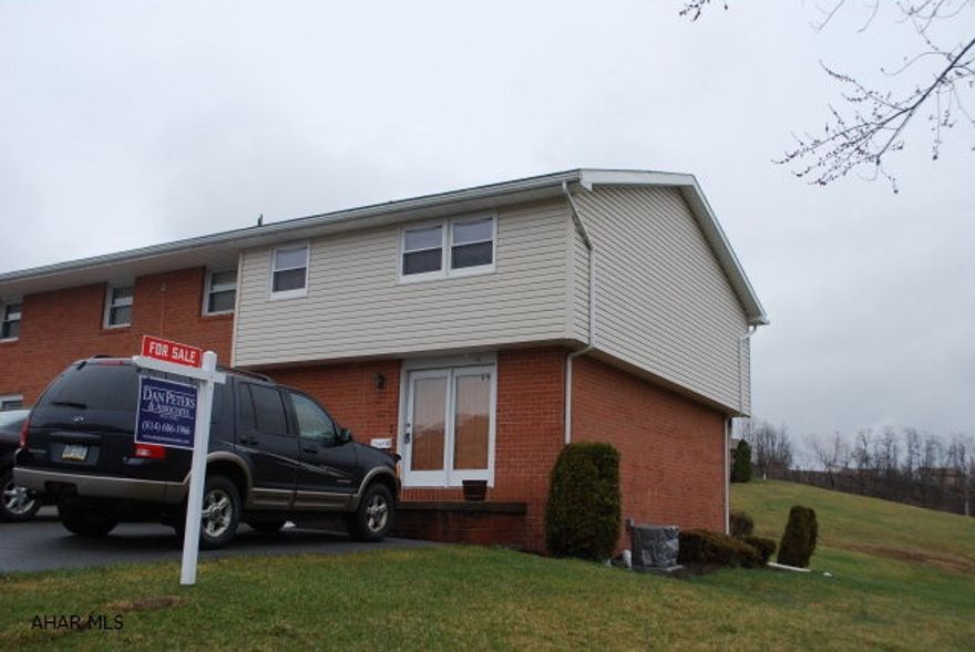 IMMACULATE 3BD 1BA TOWNHOUSE with partially finished basement. This end unit with central air includes all appliances. $140 association fee covers many conveniences. MOVE RIGHT IN!