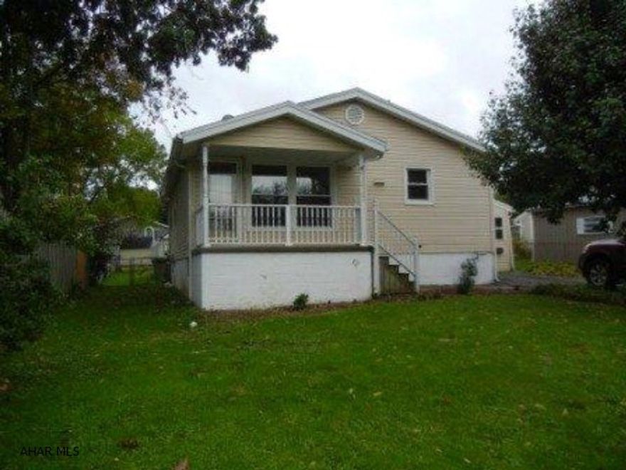 Sweet one story near PSU Altoona.  Pre-inspected for quick sale.  One car garage converted to sun room-could easily be changed to garage.  Above ground pool and large deck.  Contact L/A before writing offer.  Vacant.