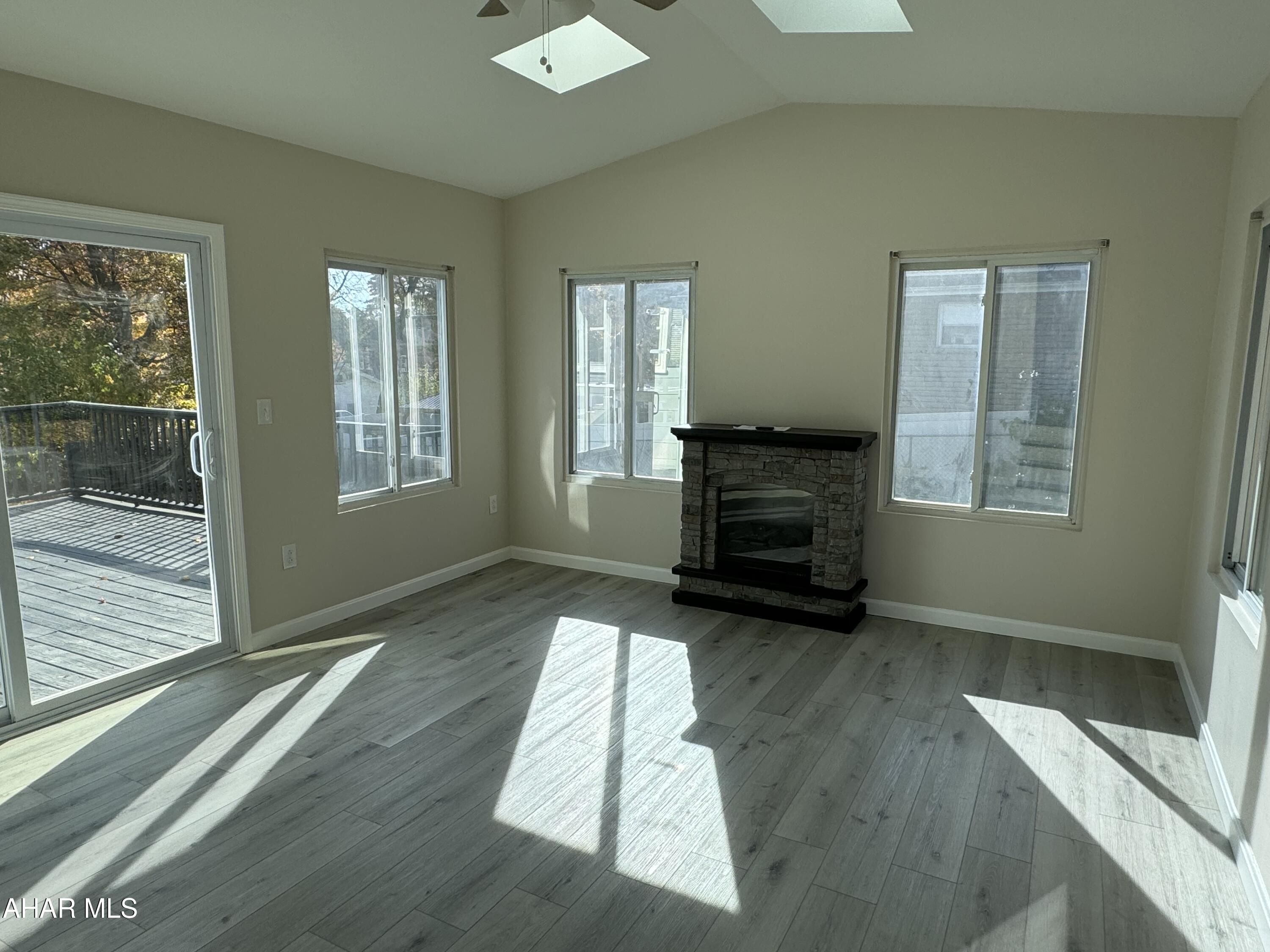 Llyswen - Residential