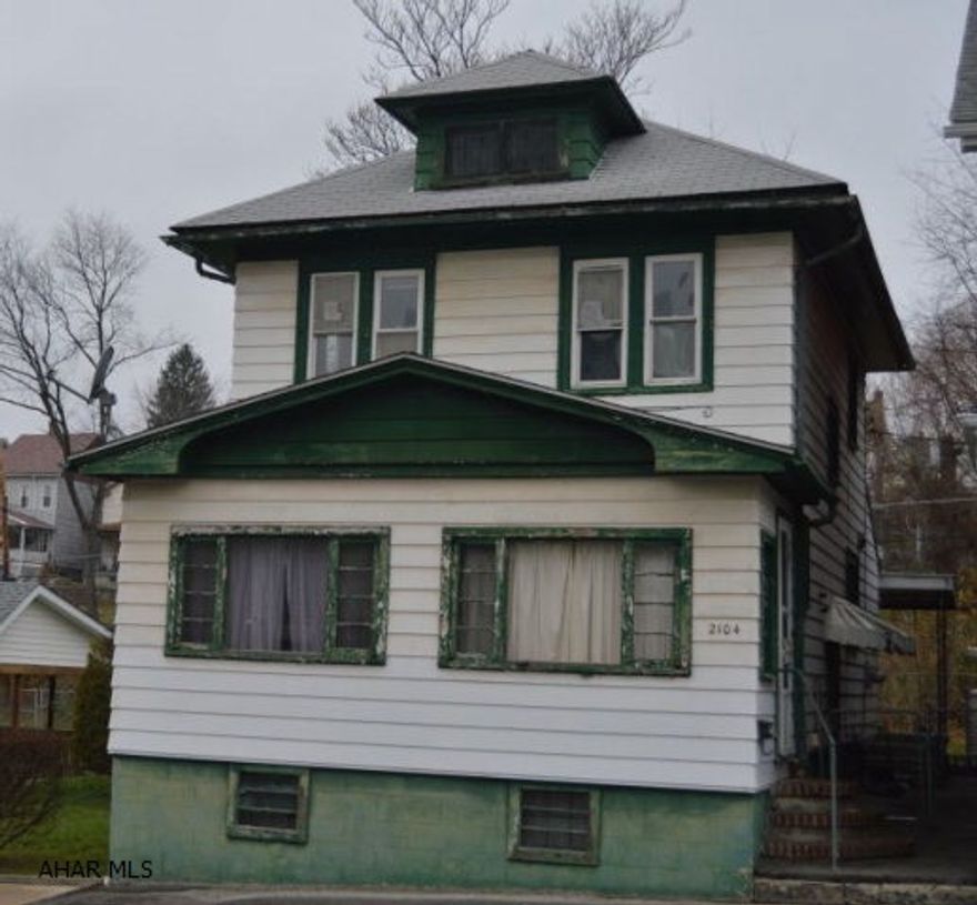 Great single family home in Altoona with 3 bedrooms and 1 bath. Living room and dining room offers an open space. Central Air and fenced in yard. Great opportunity - come see what this home has to offer.