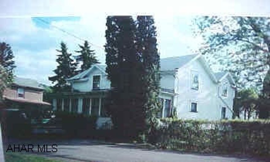 clean 2 bedroom, 1 bath, 2 story in the borough. 1 car garage, nice level lot(60x140),flood plain