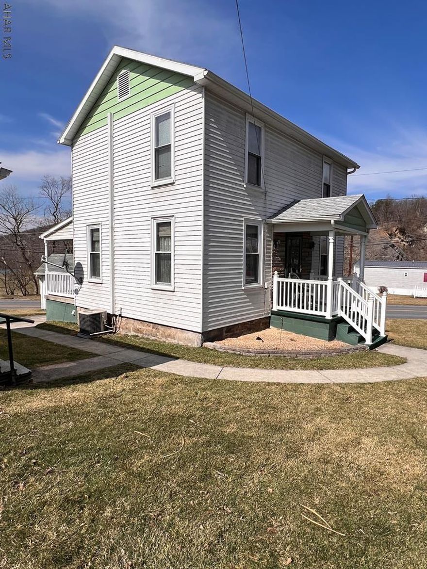This well built 2 bedroom house offers large bedrooms and lots of storage space both inside and out. It sits on a large corner lot that over looks the Juniata River. The property features a large garage with a concrete parking pad leading in. Just across the bridge from town, you could easily go for groceries, gas or any of the other shops in Everett. Minutes from Bedford and Breezewood.