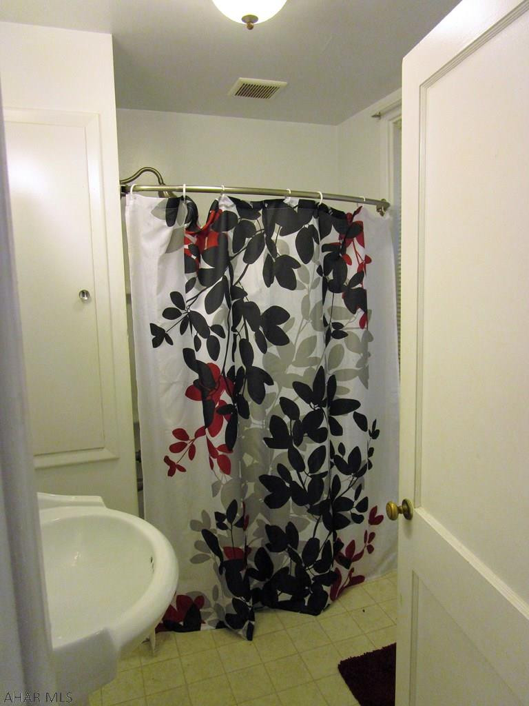 Unknown - Residential Lease