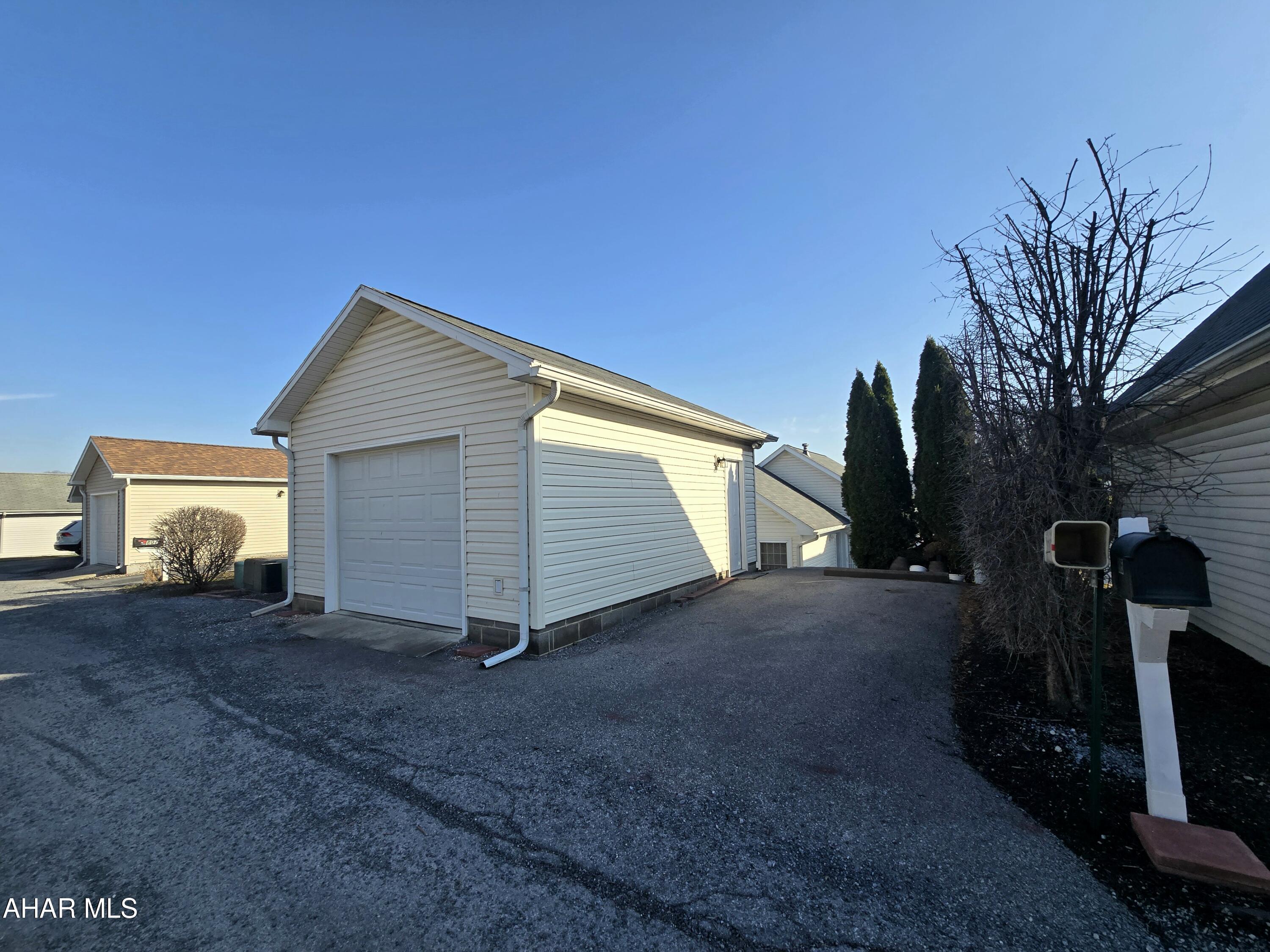 Holiday Hills - Residential