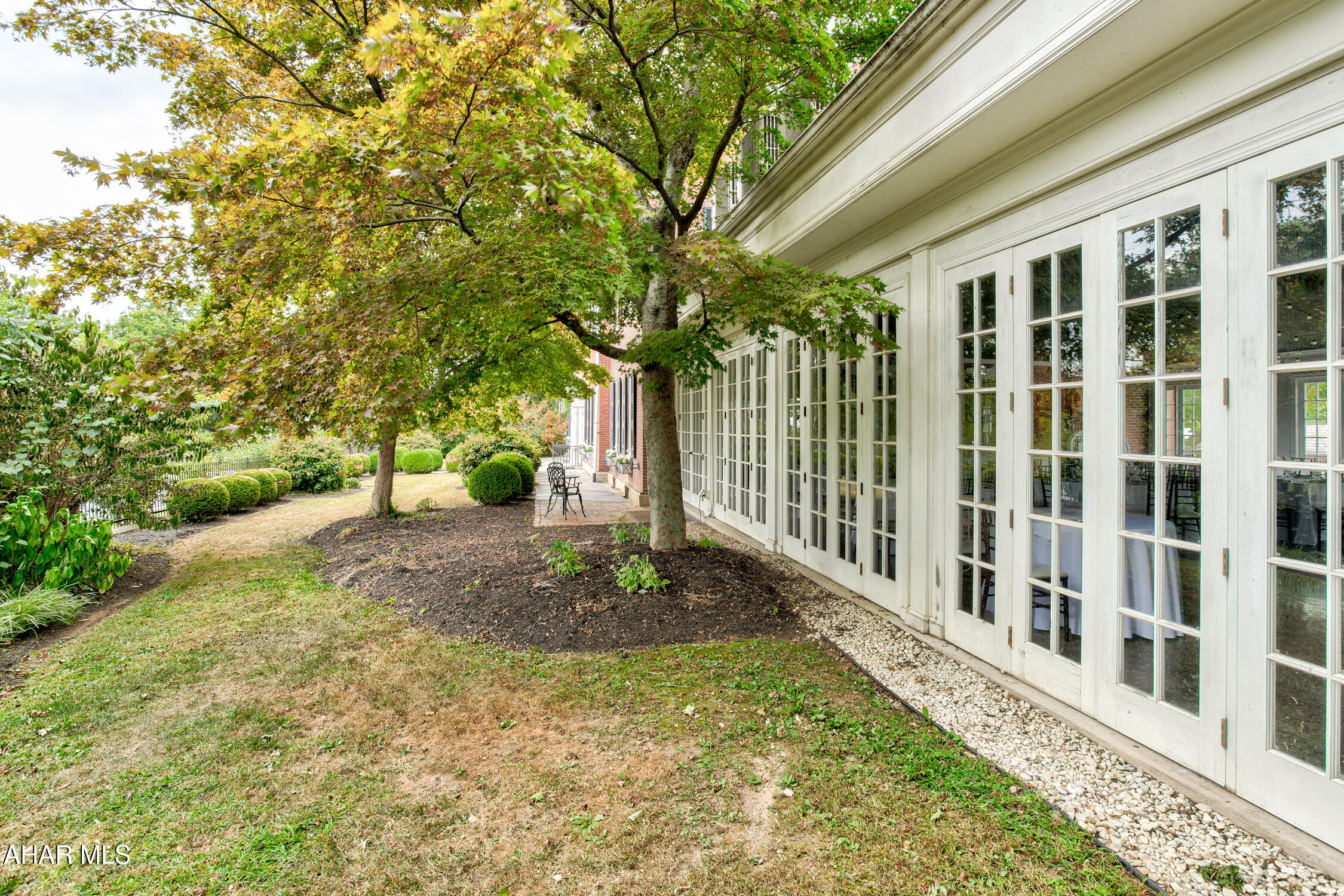 Juniata - Commercial Sale