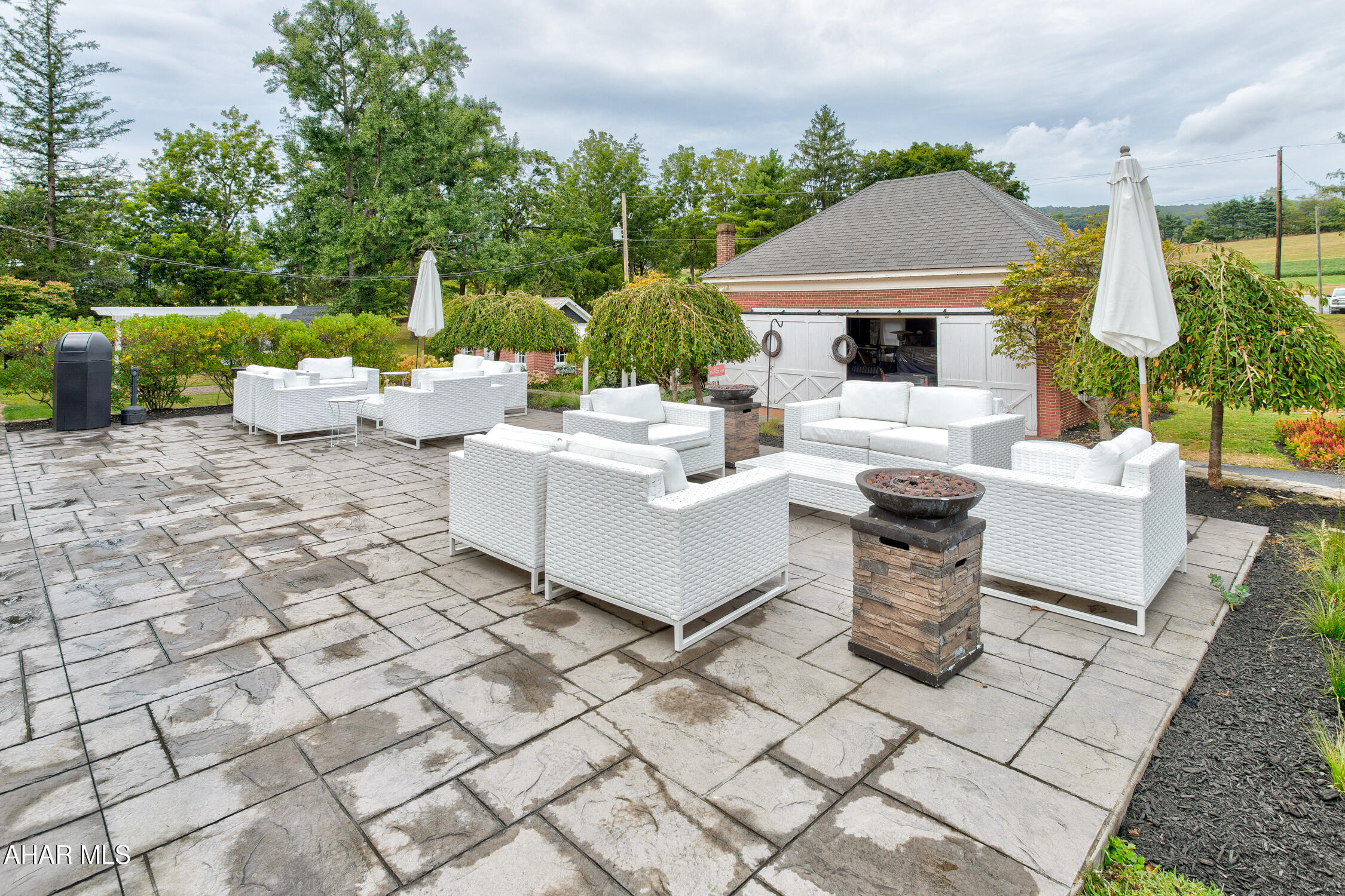 Juniata - Commercial Sale