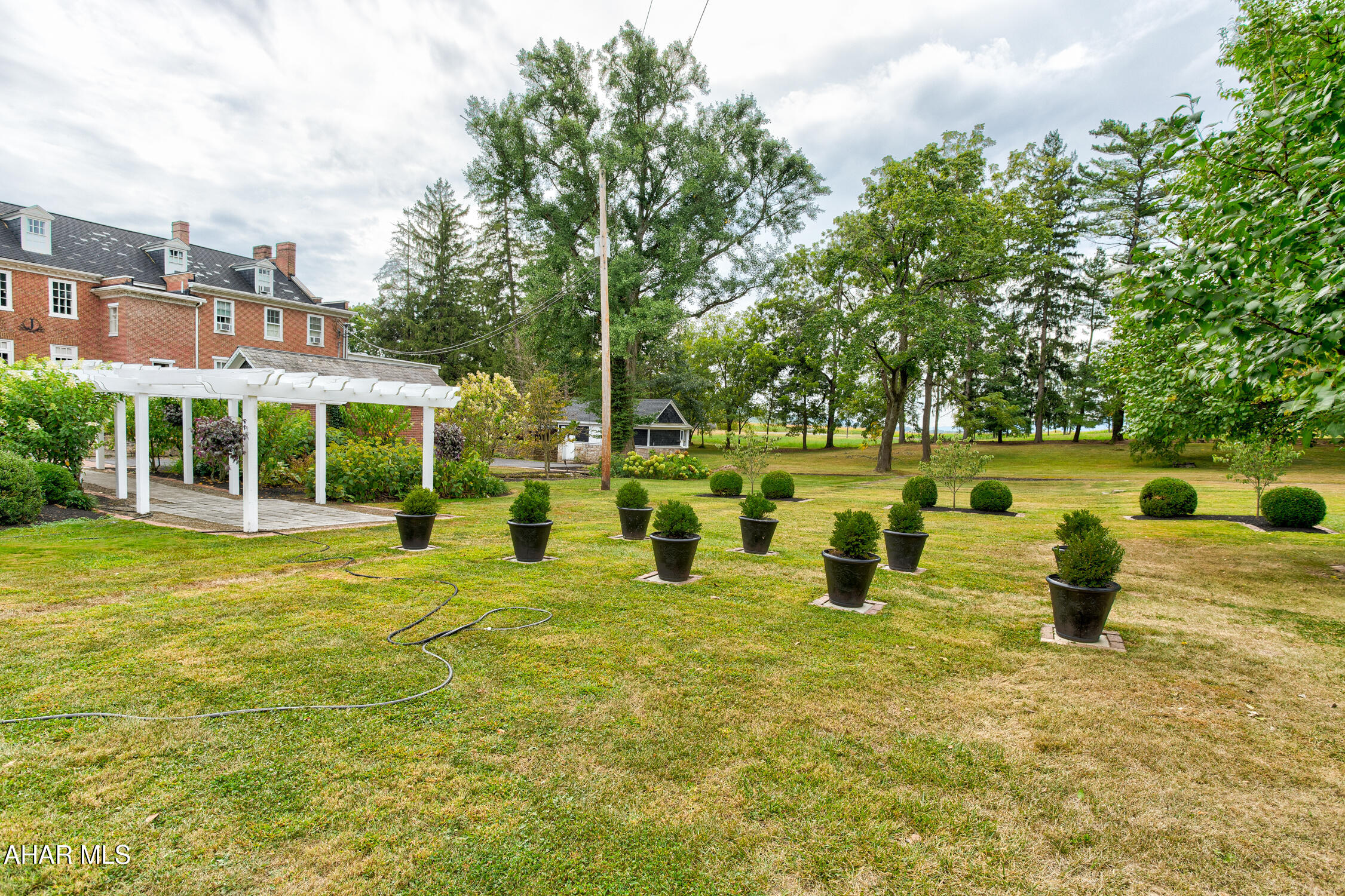 Juniata - Commercial Sale