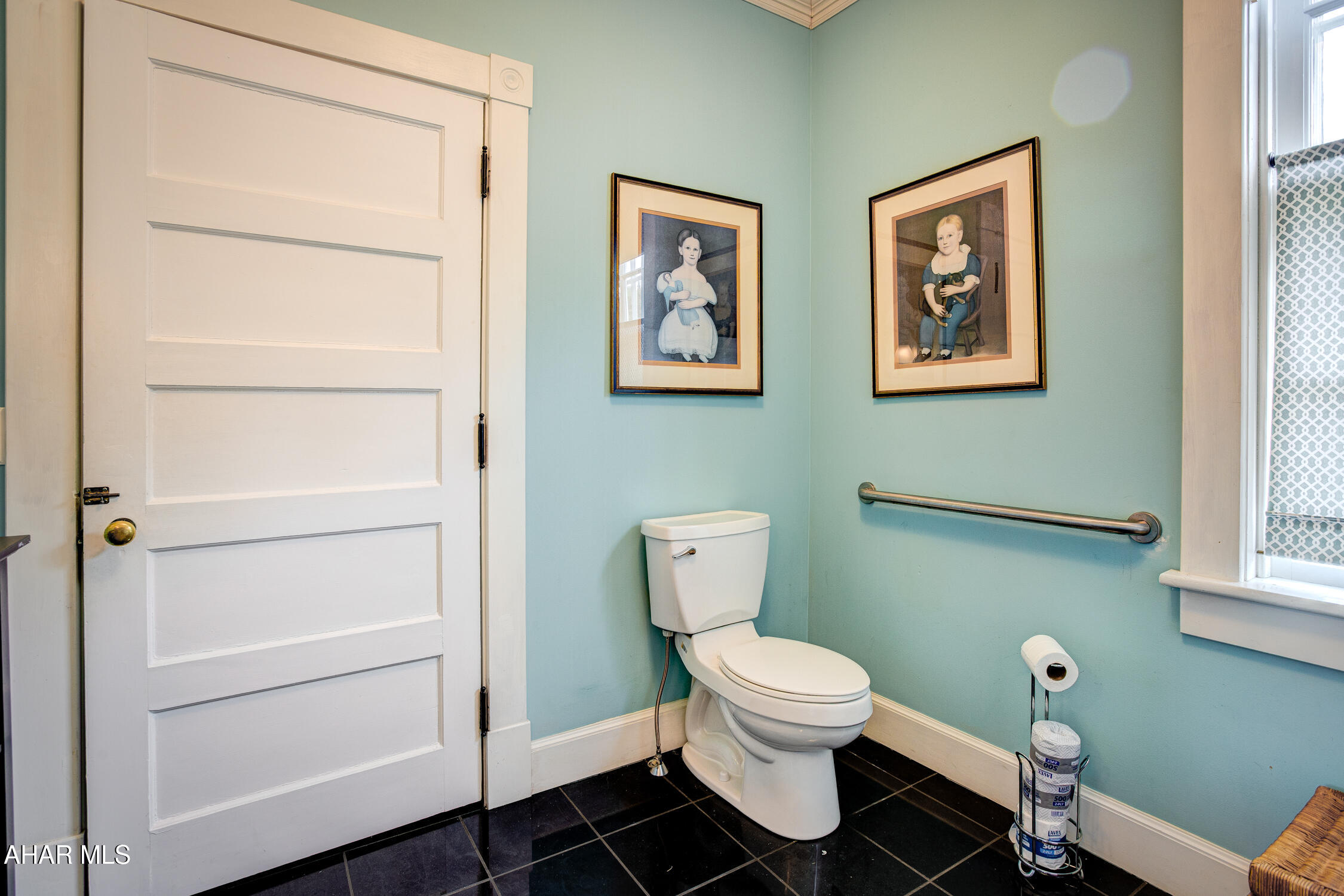 Juniata - Commercial Sale