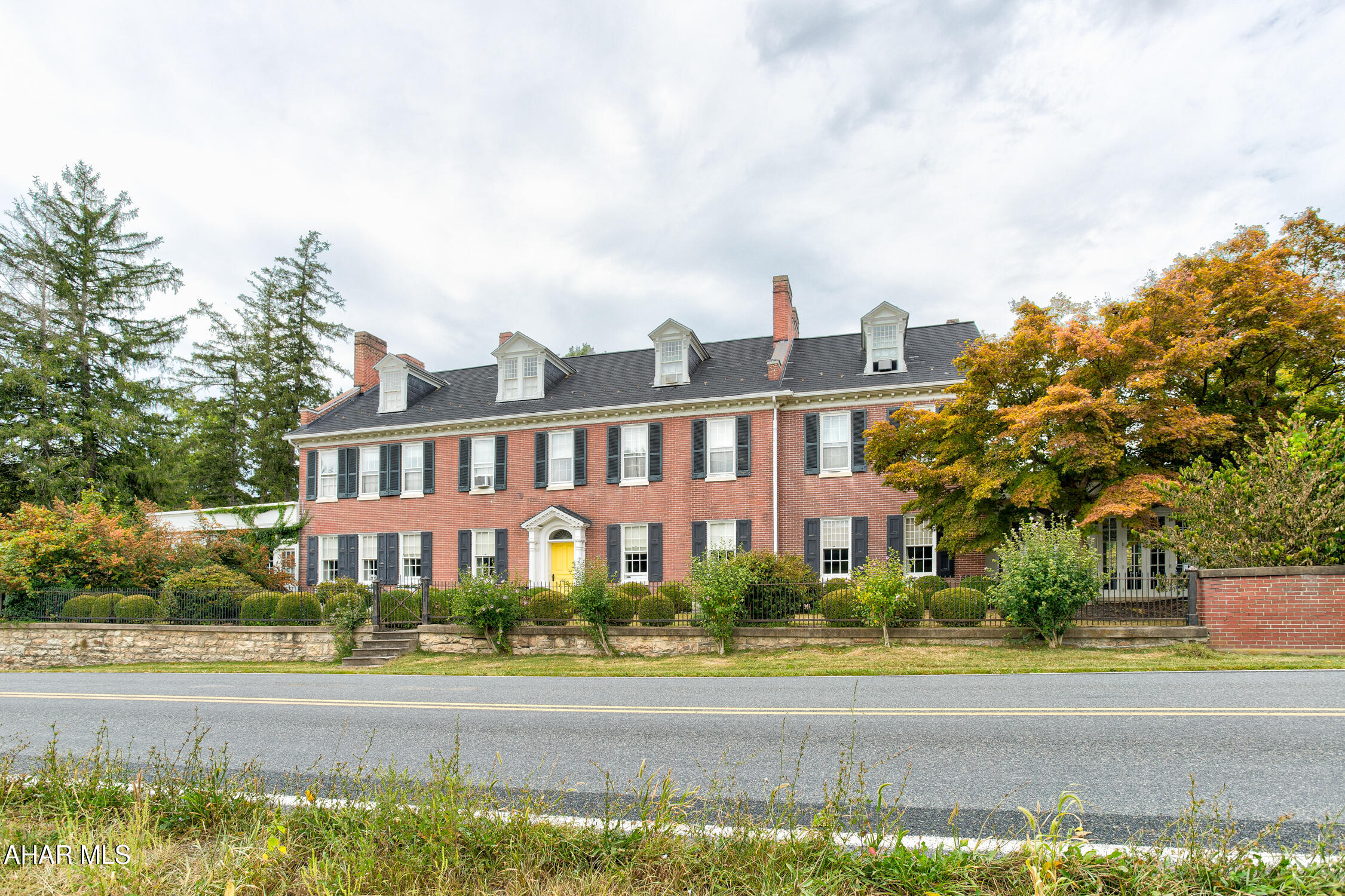 Juniata - Commercial Sale