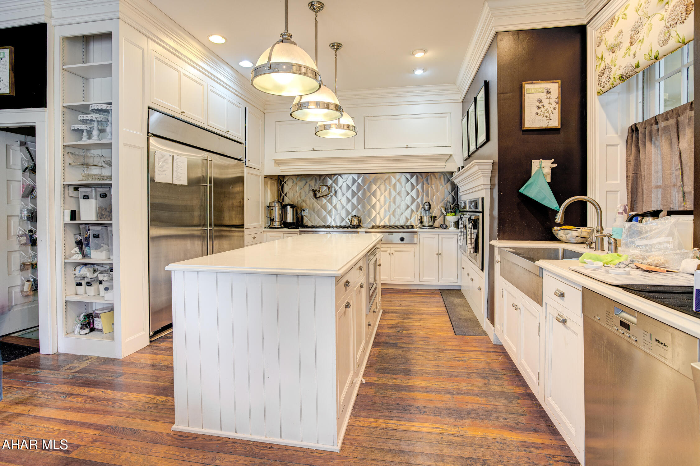 Juniata - Commercial Sale