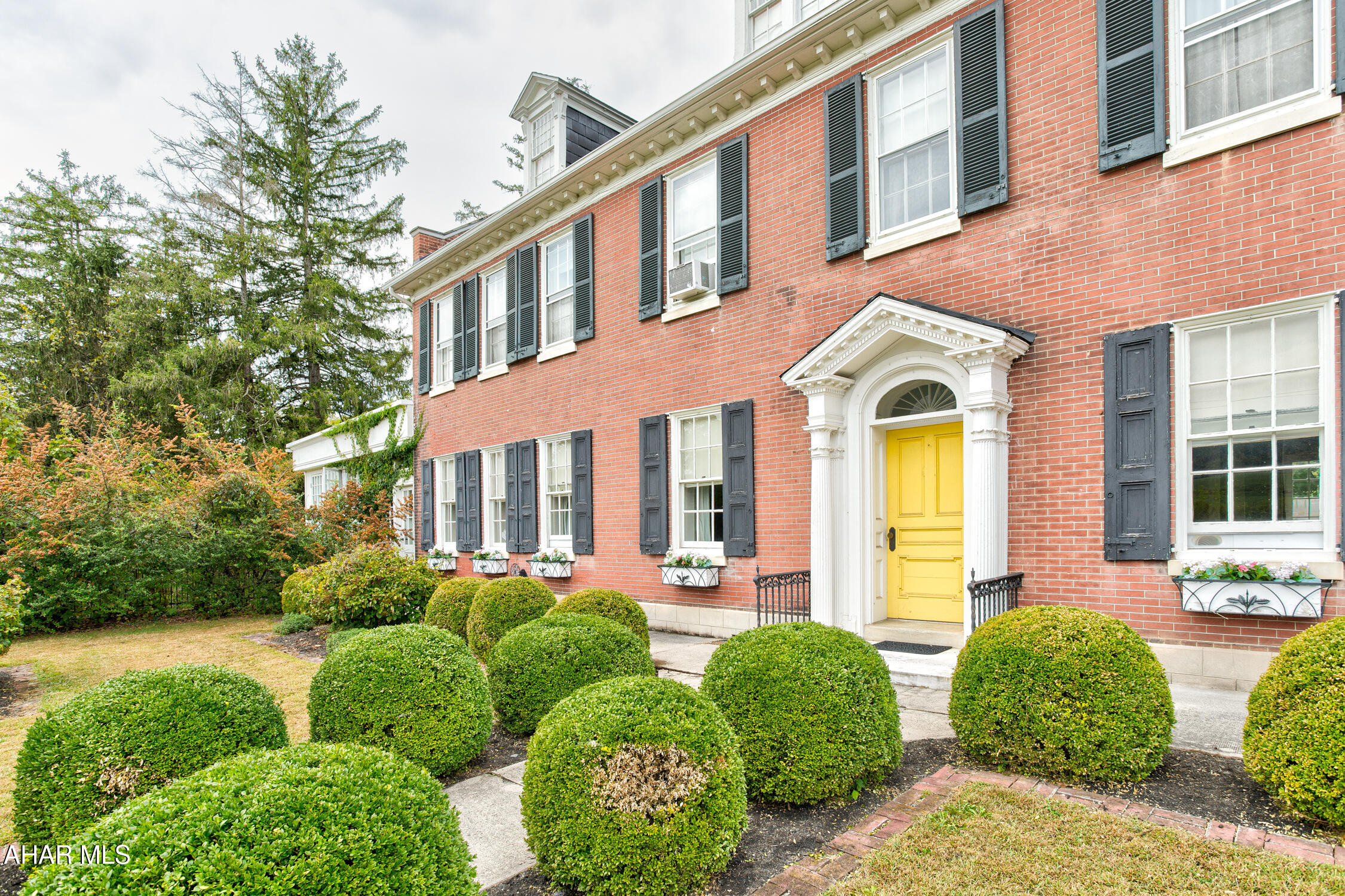 Juniata - Commercial Sale