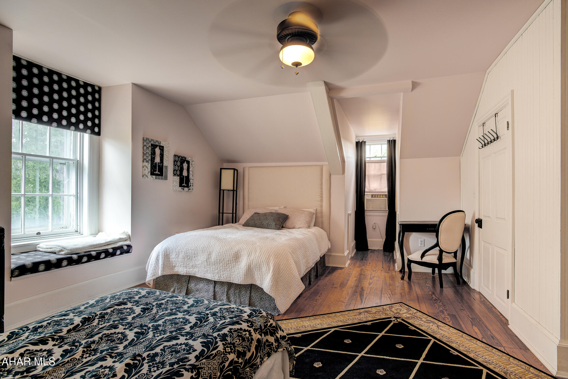 Juniata - Commercial Sale