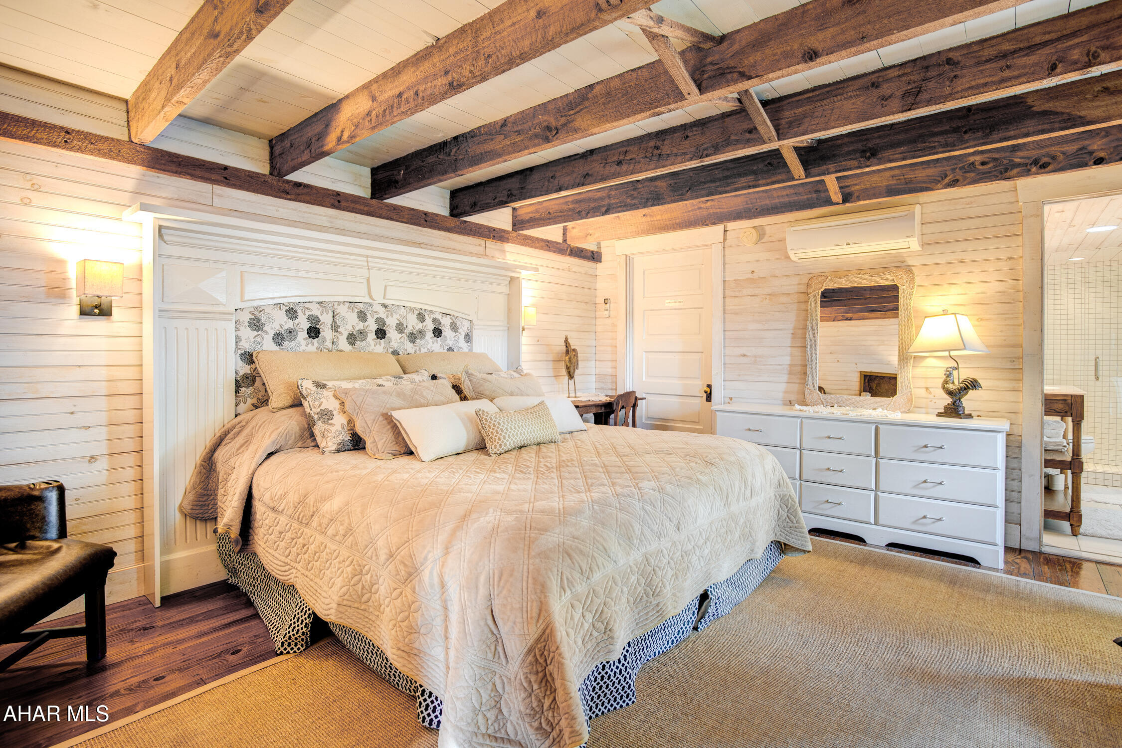 Juniata - Commercial Sale