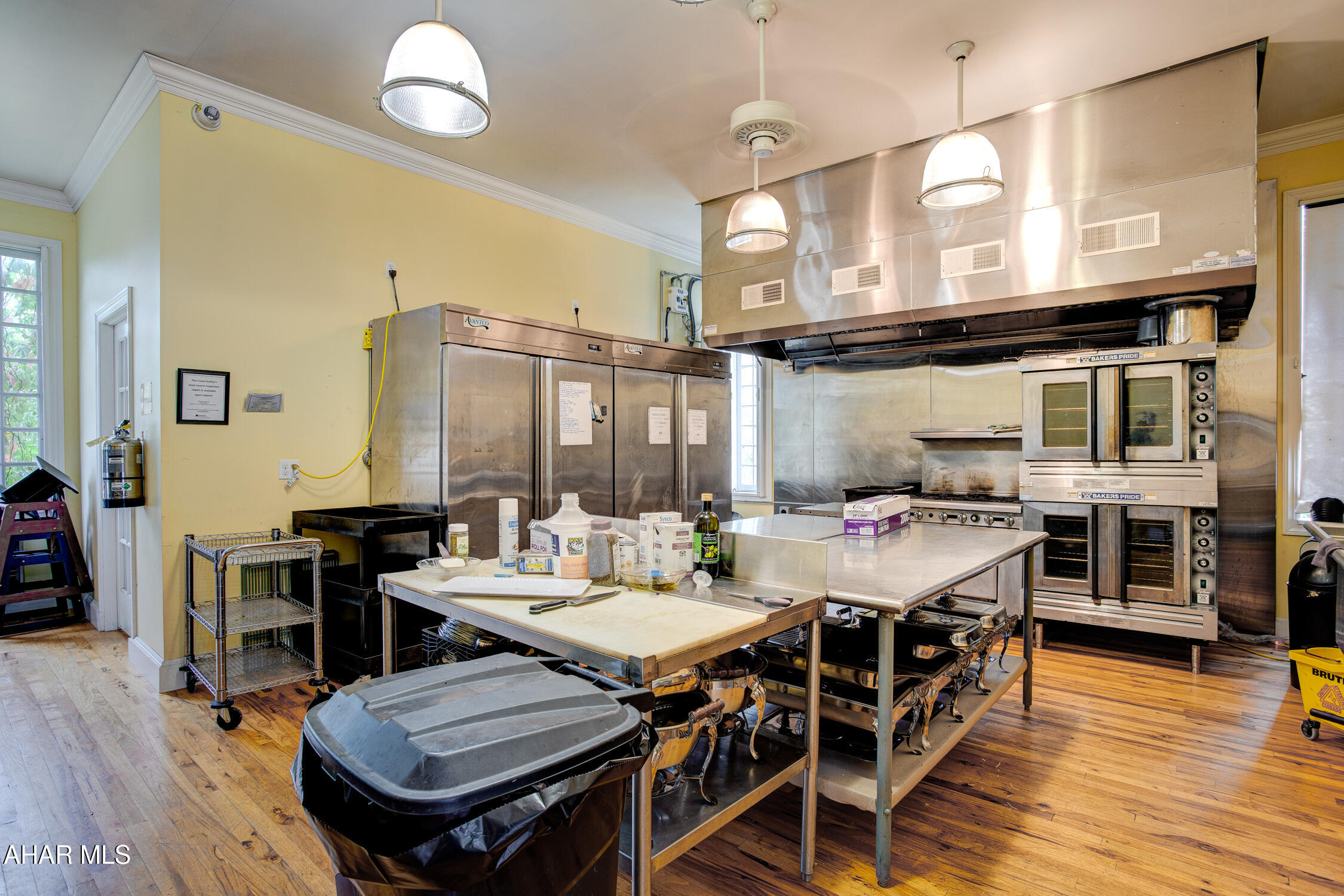 Juniata - Commercial Sale