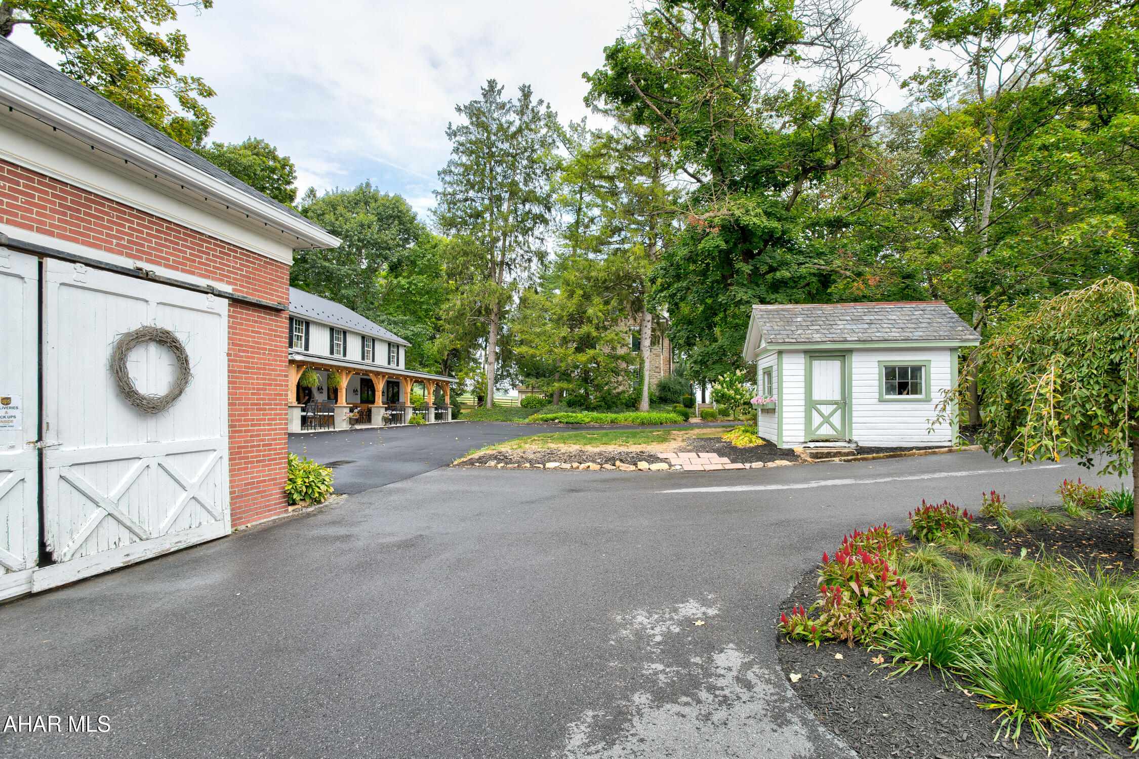 Juniata - Commercial Sale