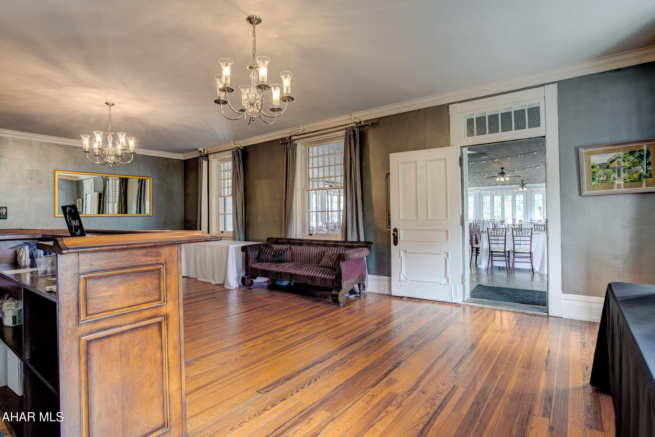 Juniata - Commercial Sale