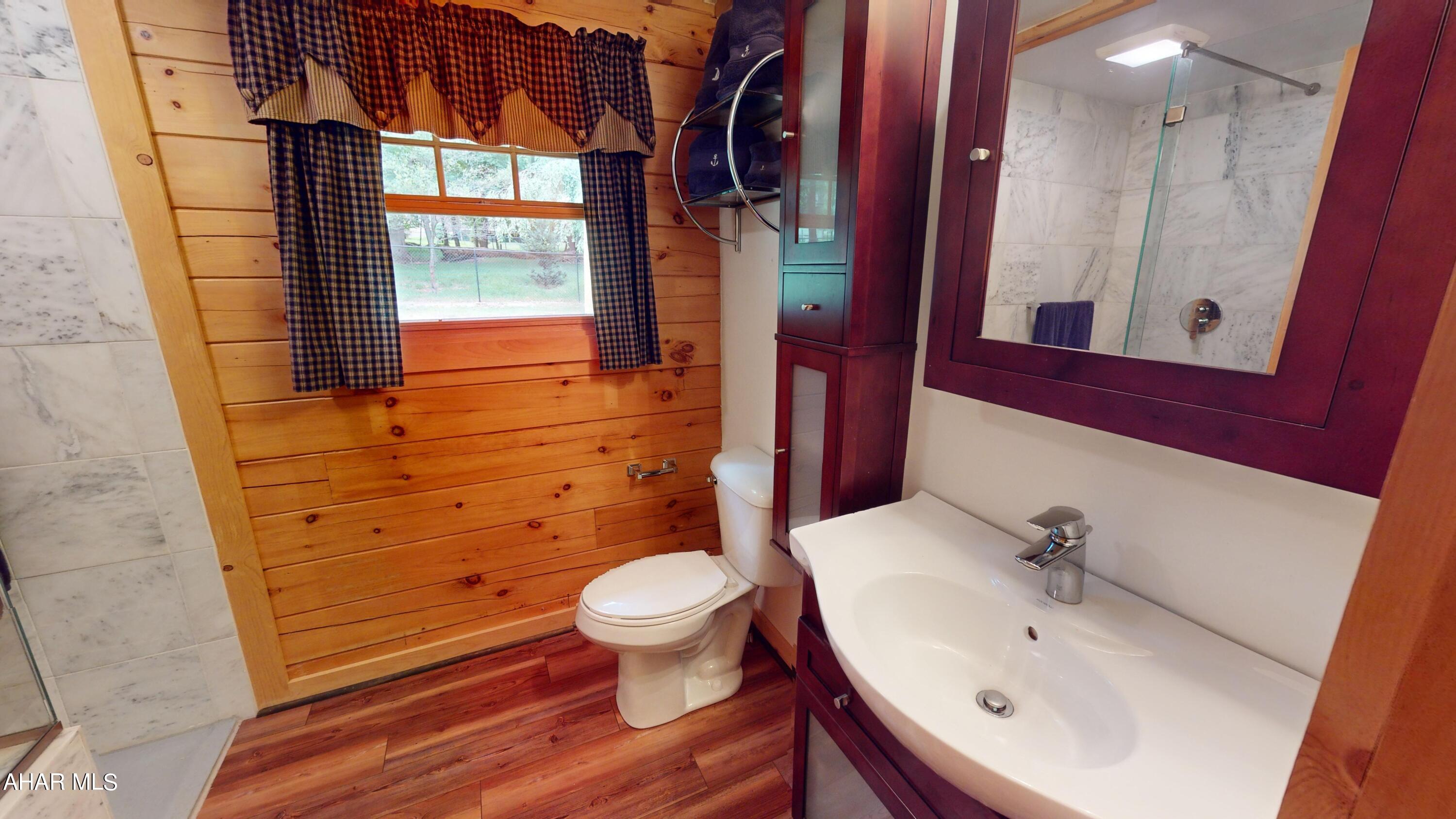 Glendale Yearound - Residential