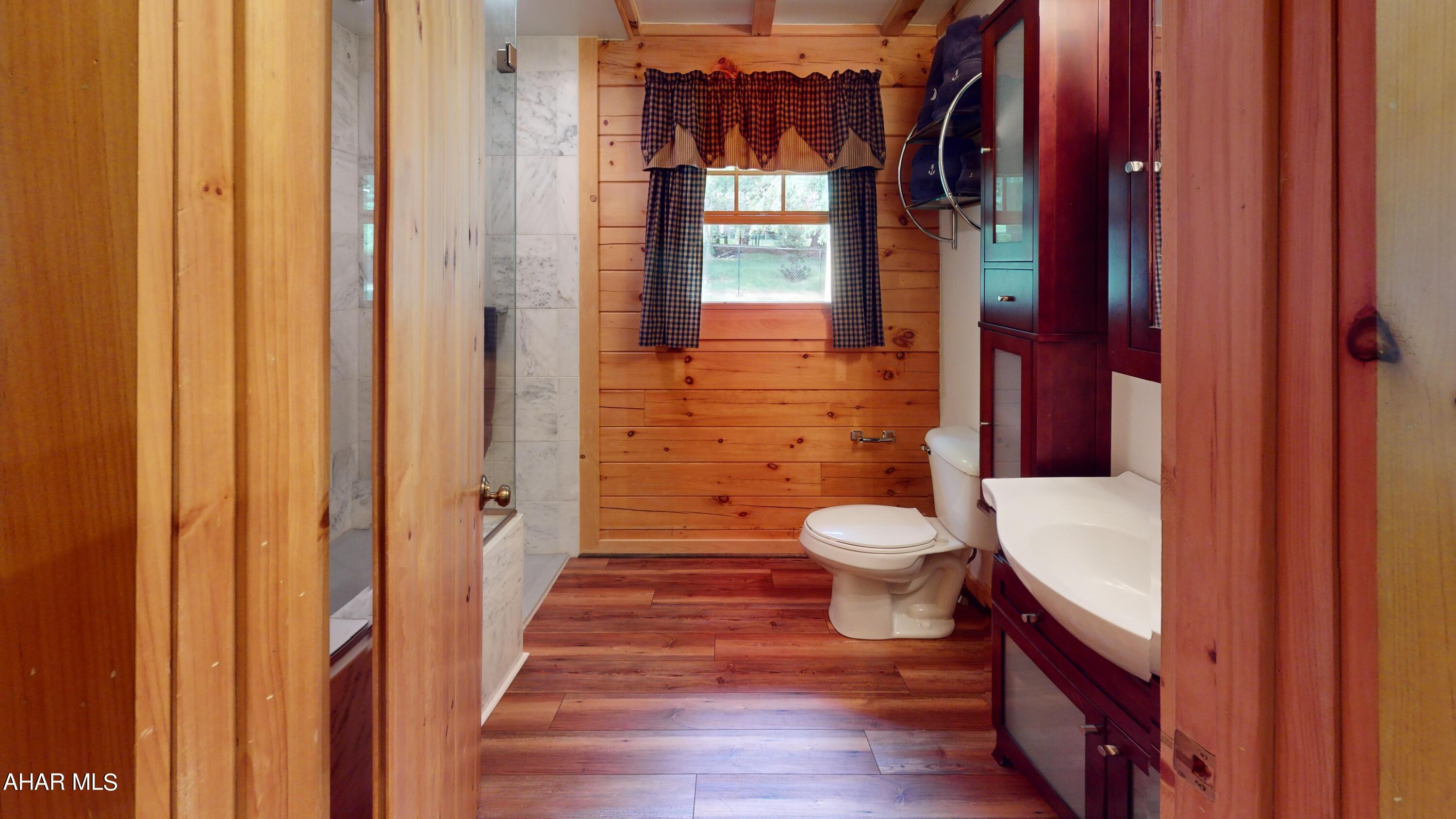 Glendale Yearound - Residential