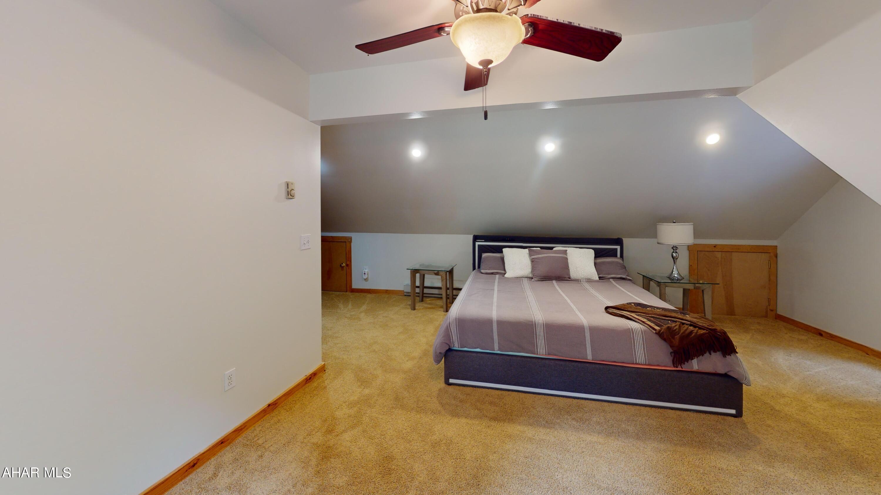 Glendale Yearound - Residential