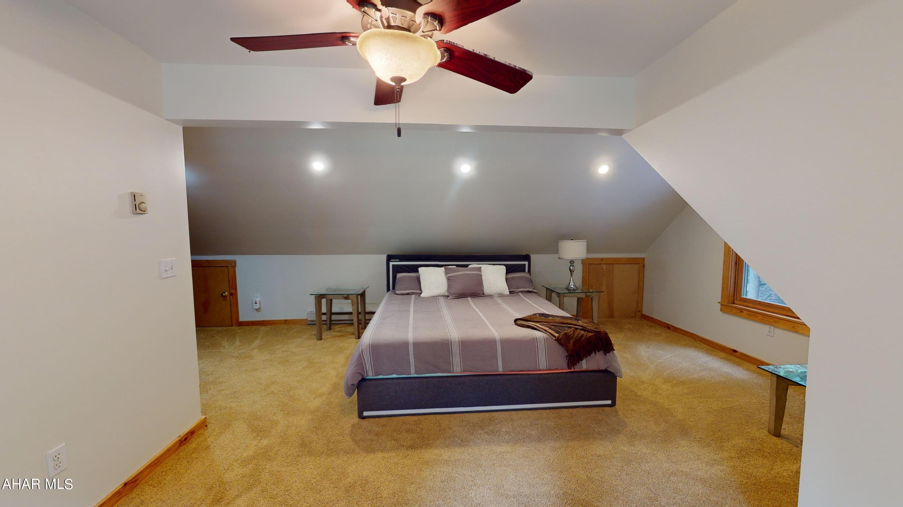 Glendale Yearound - Residential