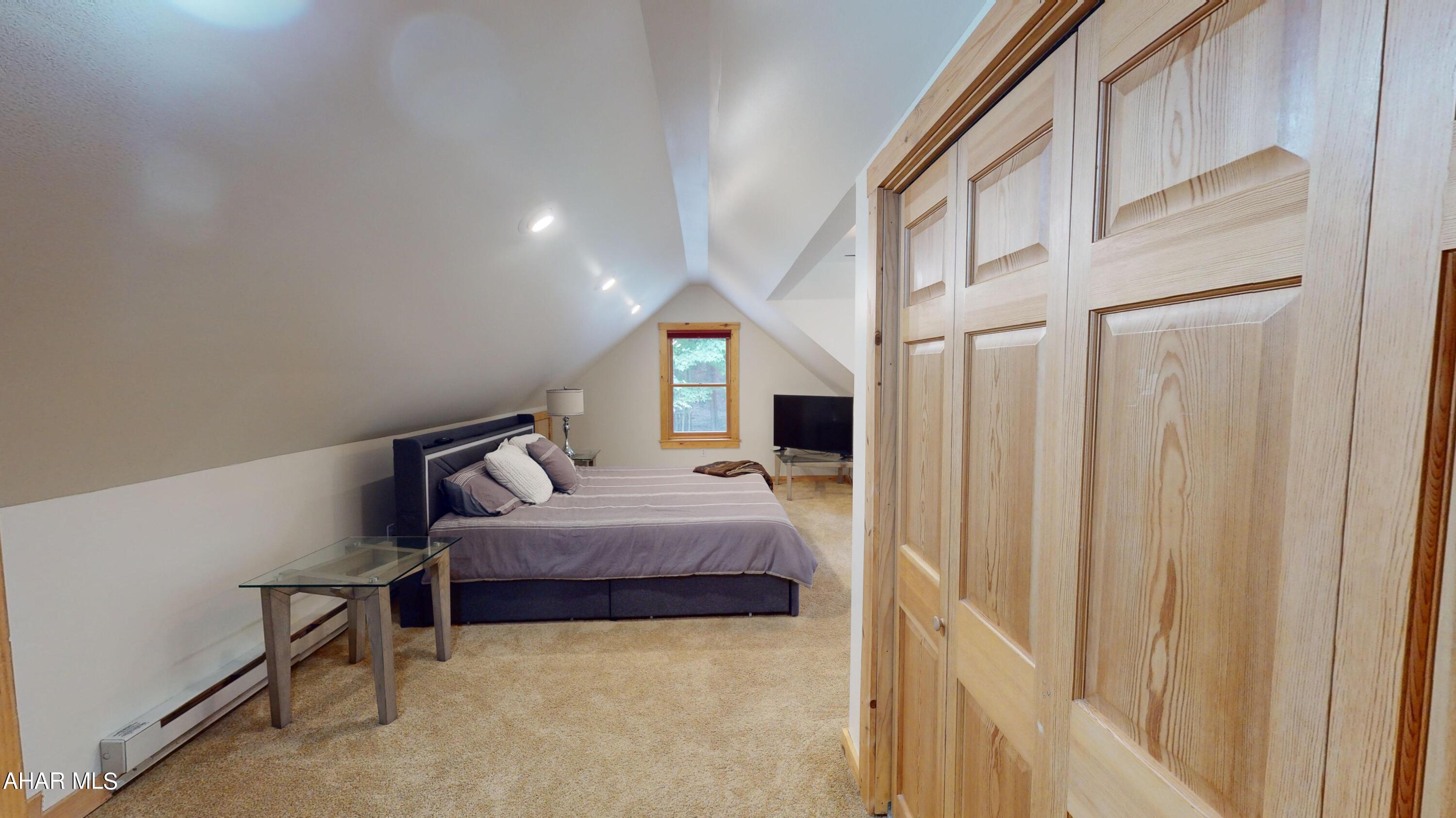 Glendale Yearound - Residential