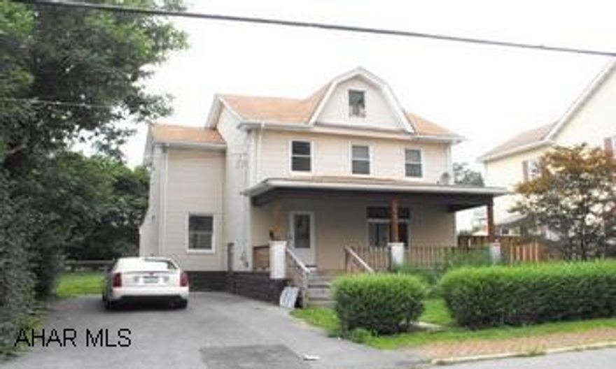 Large 3 bedroom.  Big fenced lot. Vinyl siding, modern kitchen & bath. Paved driveway. Large 3 bedroom.  Big fenced lot.  Vinyl siding, modern kitchen and bath.  Paved driveway.