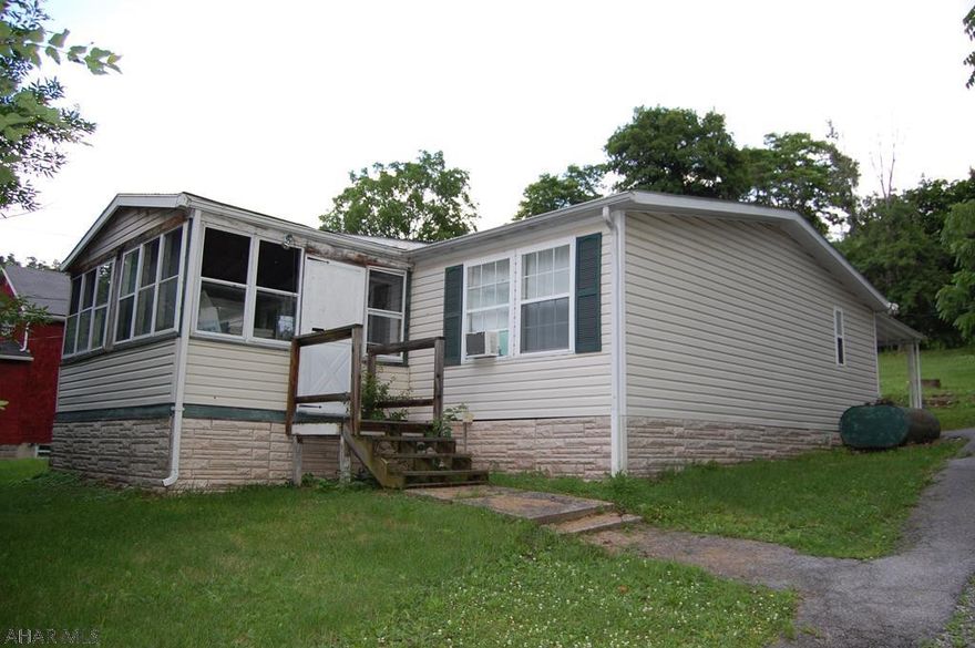 Remodeled 3 bedroom, 2 bath home with central air located in quiet section of Lakemont.  Nice sized backyard with off street parking.  Sits on over a 1/4 acre of property.  Needs a liltte work on the outside, but inside is completely remodeled top to bottom.  Call today to schedule your private showing.