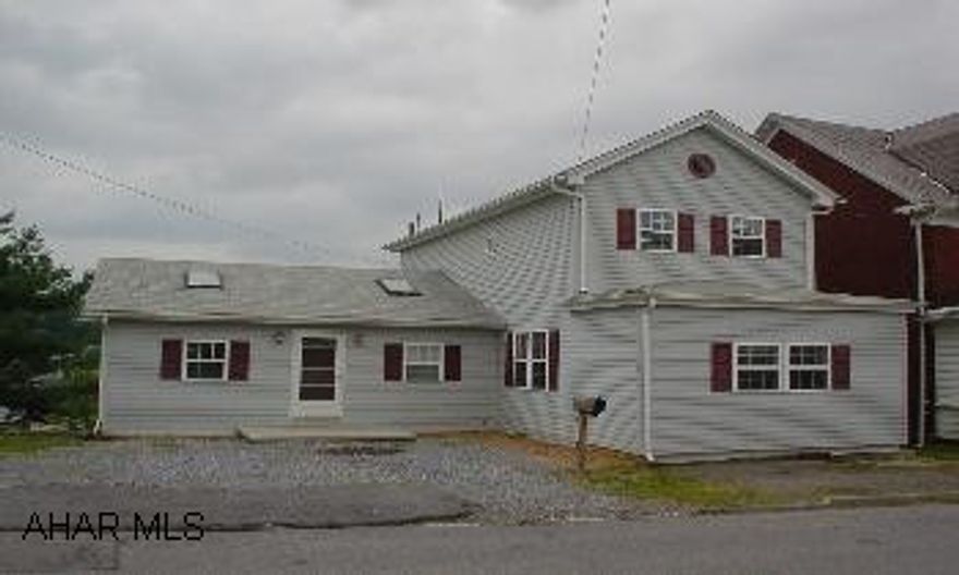 Sold AS IS. Nice addition family room & full bath. Sold AS IS. Nice addition family room & full bath.