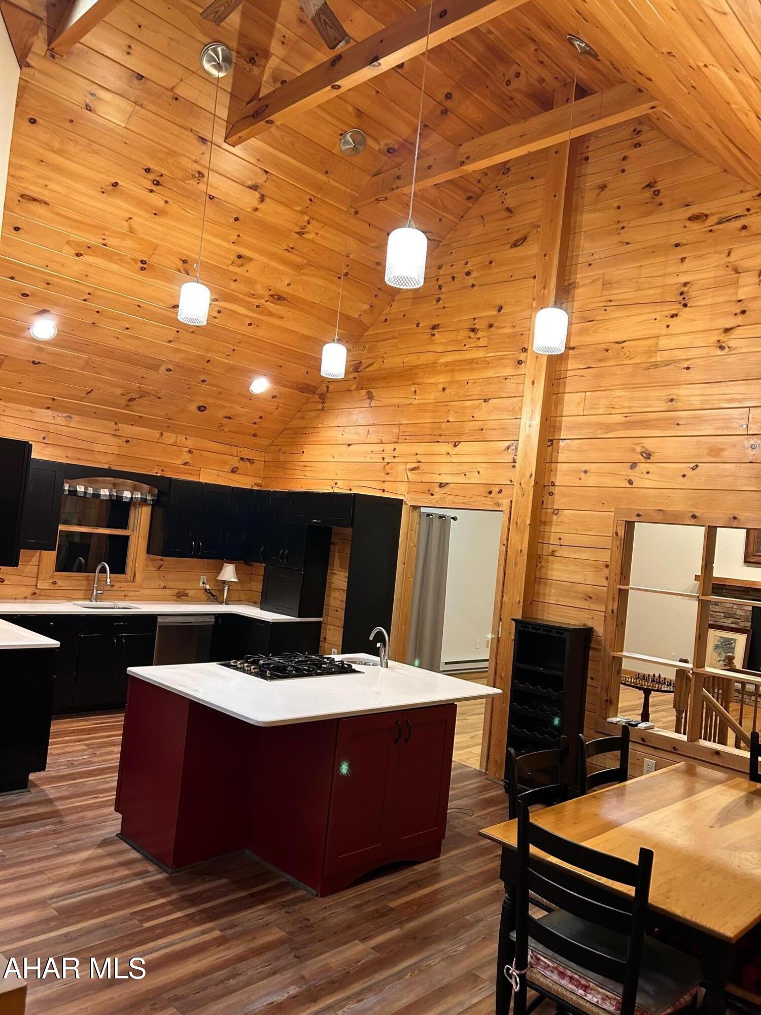 Glendale Yearound - Residential