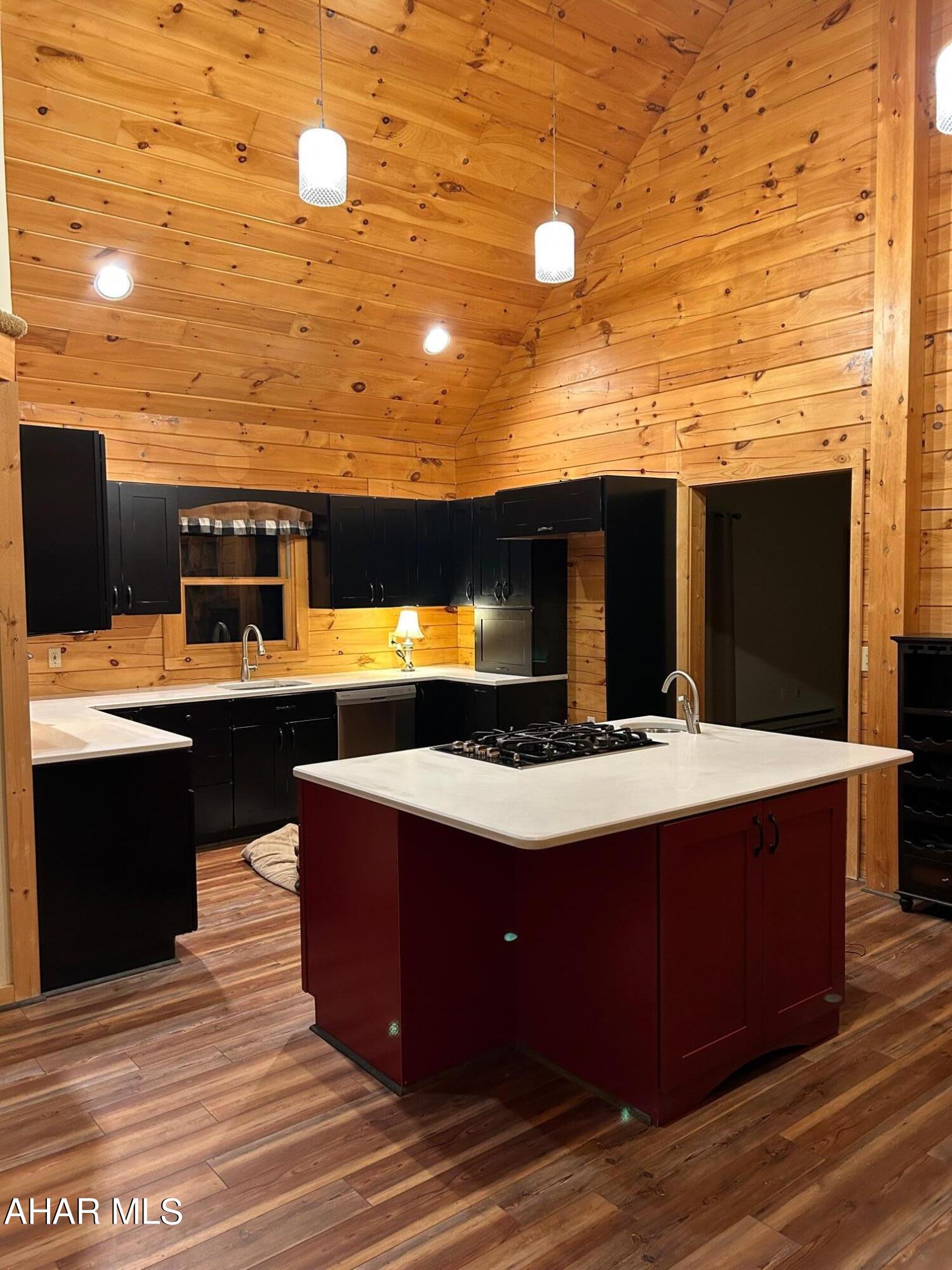 Glendale Yearound - Residential