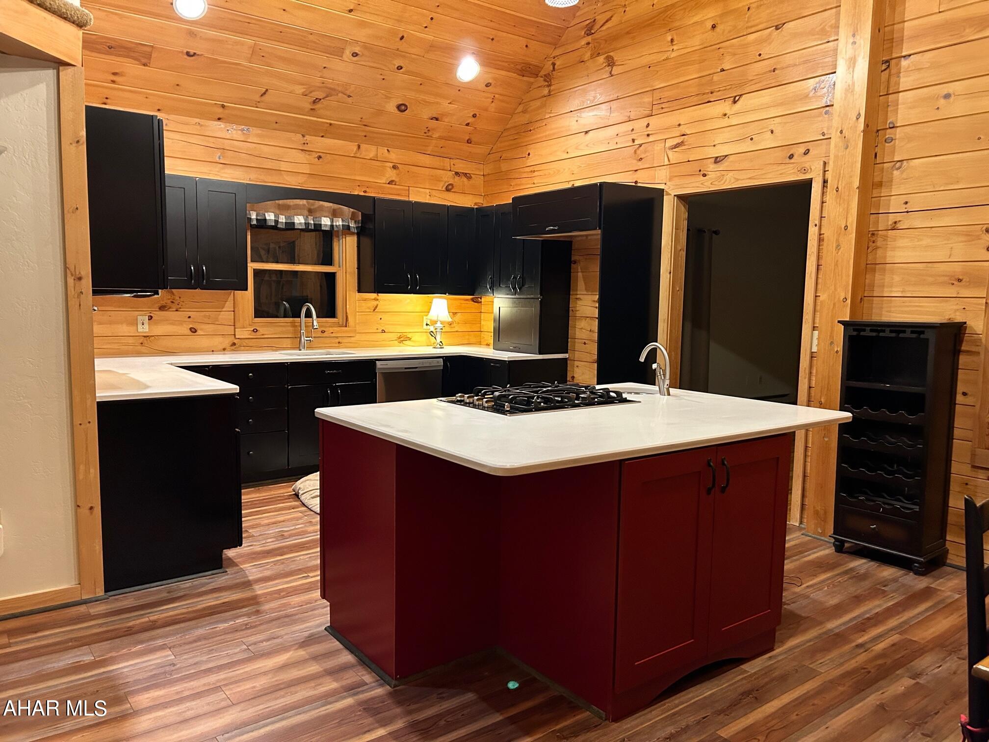 Glendale Yearound - Residential