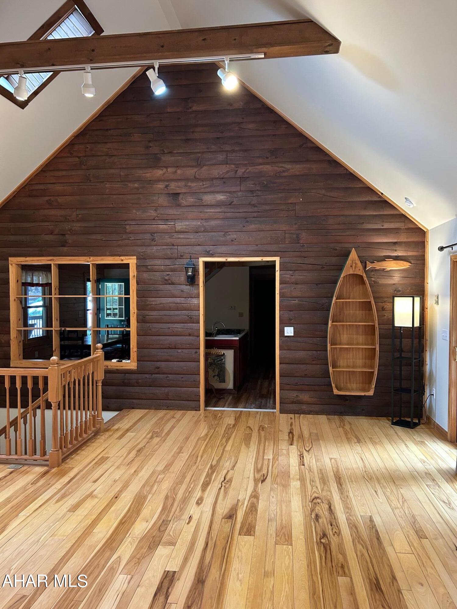 Glendale Yearound - Residential