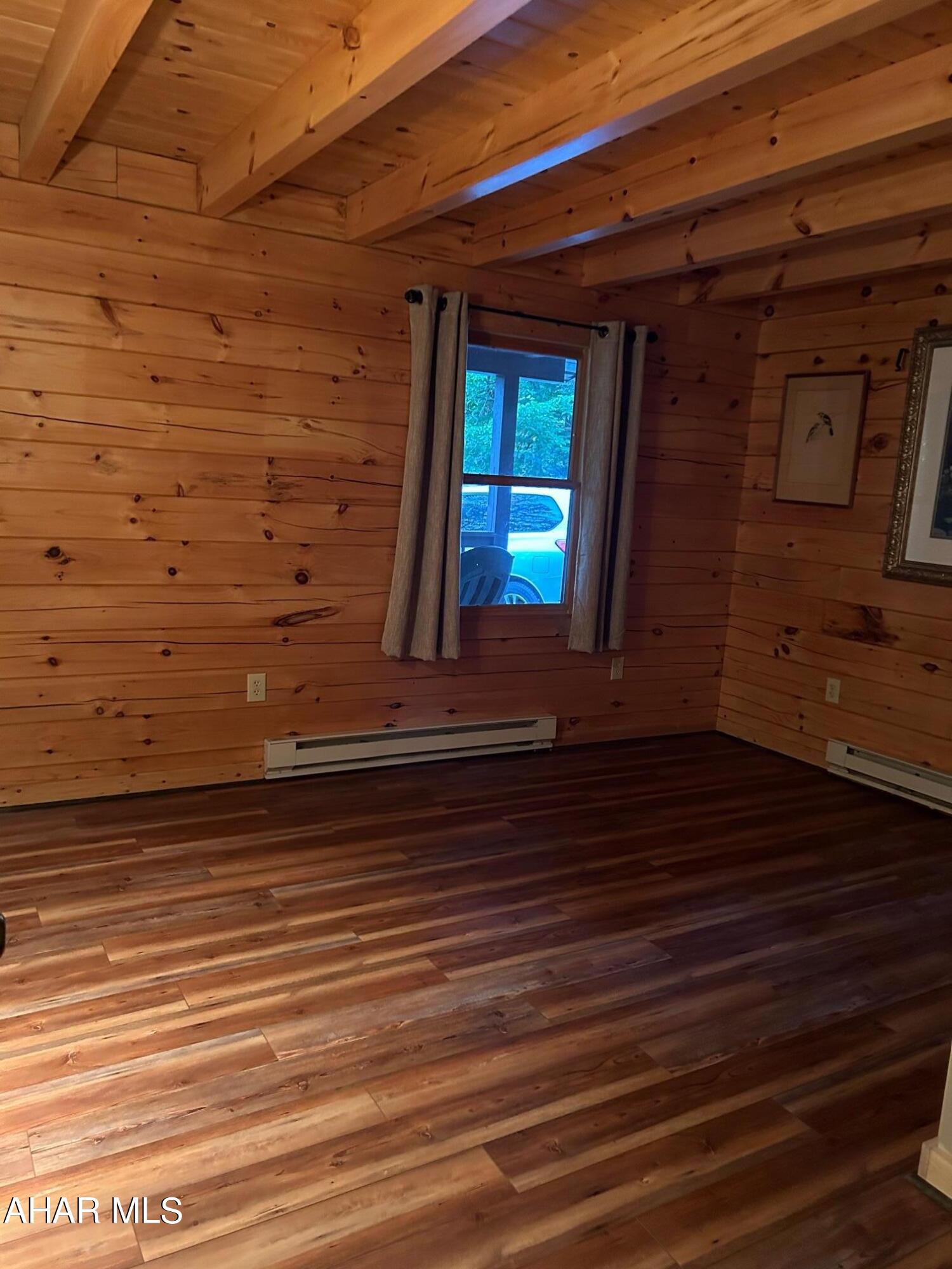 Glendale Yearound - Residential